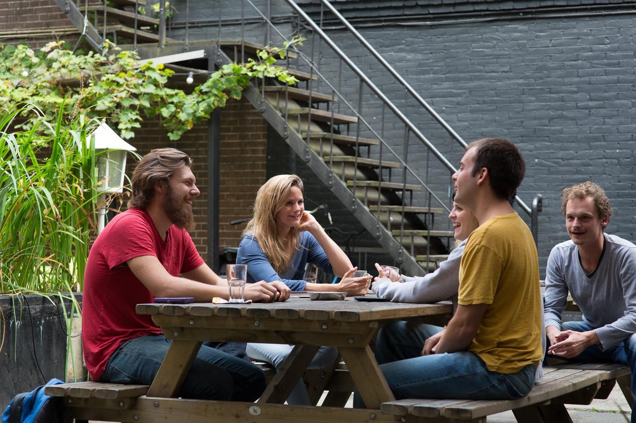 Shelter City Christian Hostel Amsterdam Exterior photo