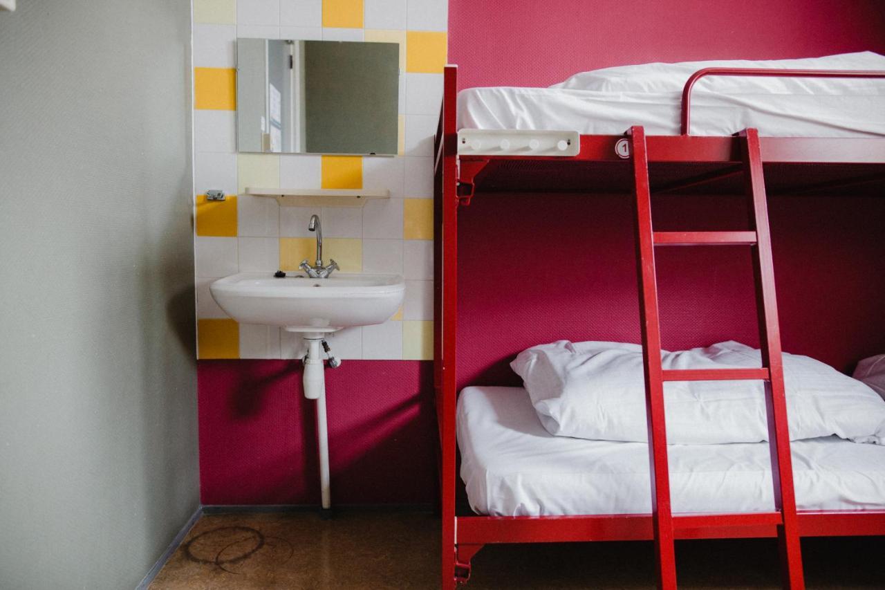 Shelter City Christian Hostel Amsterdam Exterior photo