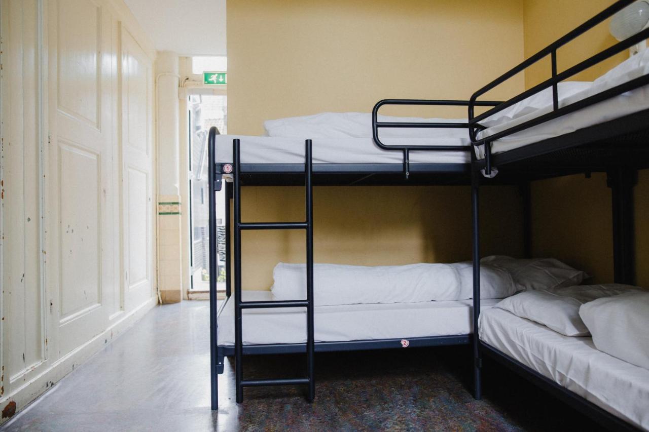 Shelter City Christian Hostel Amsterdam Exterior photo