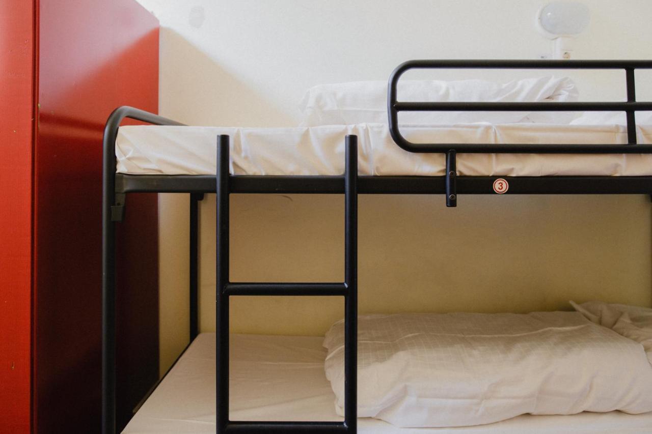 Shelter City Christian Hostel Amsterdam Exterior photo